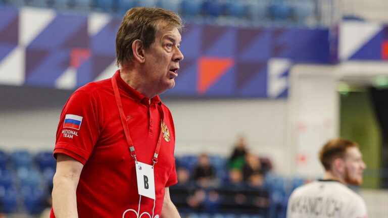 Šampion smenio trenera pred početak plej-ofa