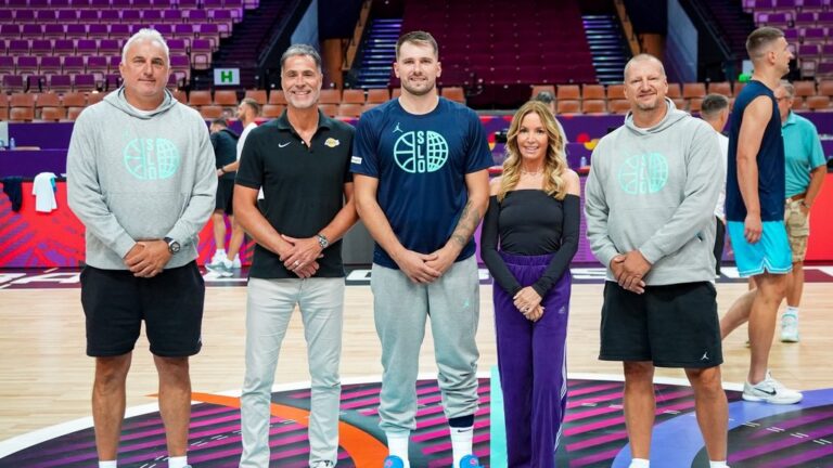 Rob Pelinka i Džini Bas uz Dončića u Katovicama: Luka je čarobnjak